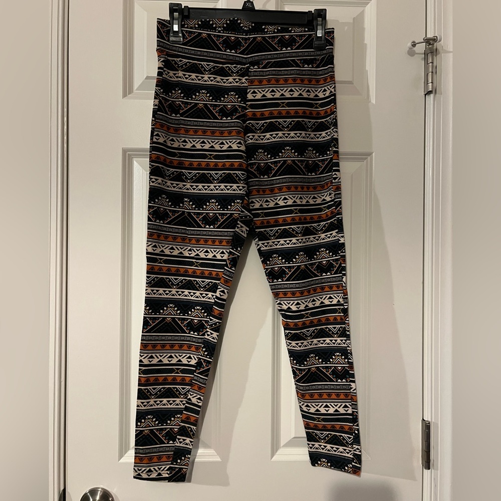 GUC Torrid Aztec print full length stretch legging. Size 0.